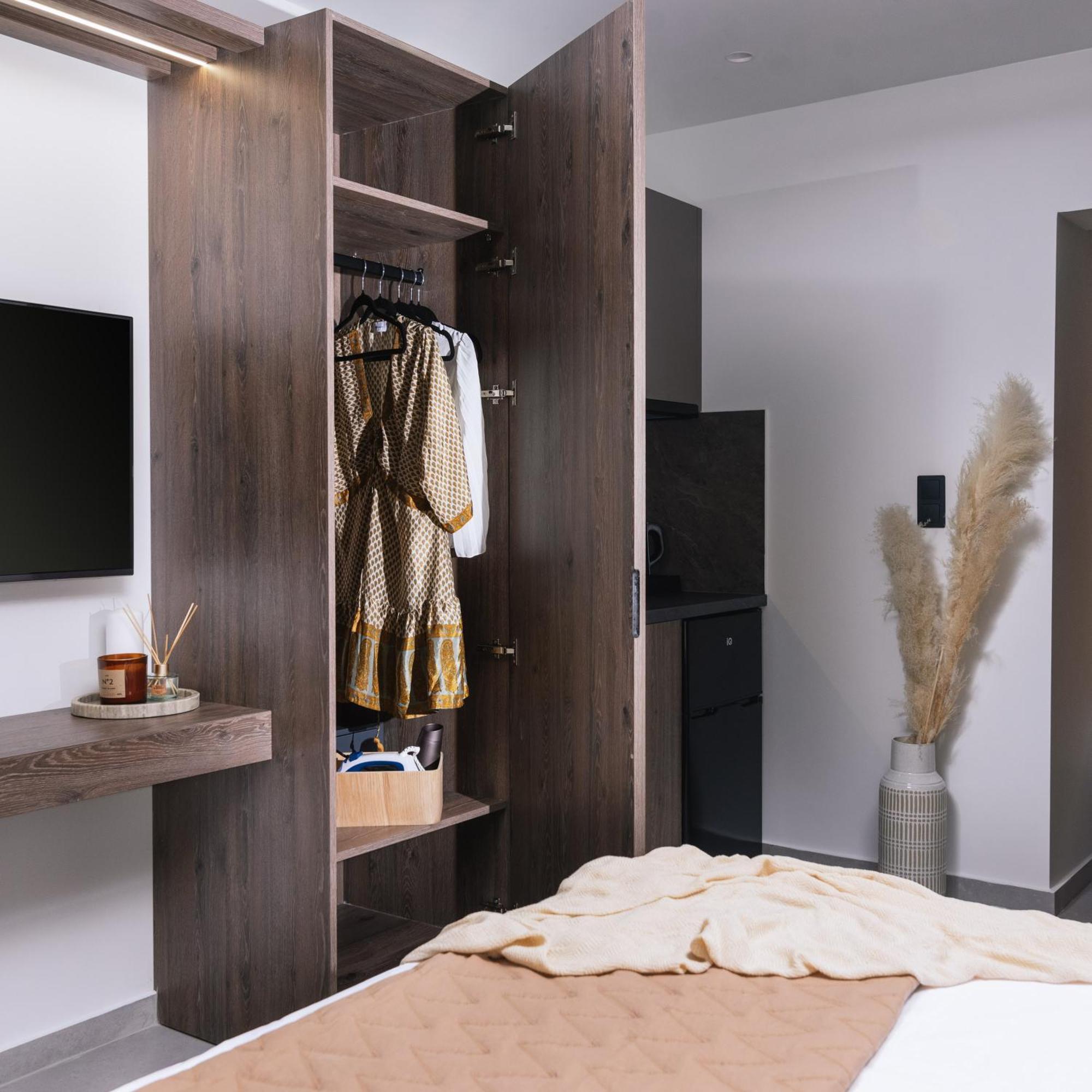 Alcyone Studios And Apartments كاندية المظهر الخارجي الصورة
